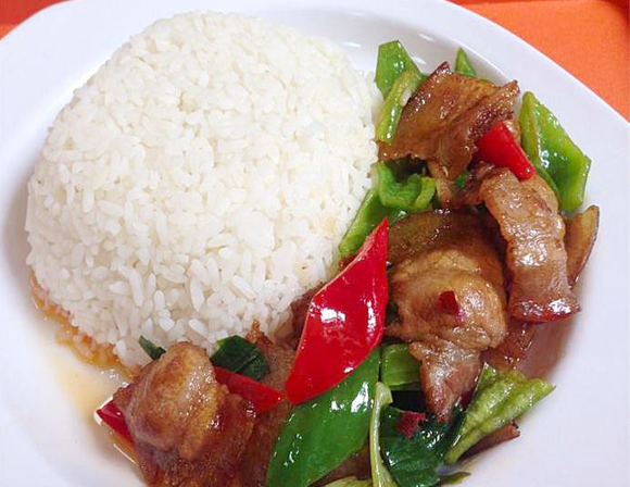  p>盖饭也叫 a target="_blank" href="/item/盖浇饭/1192126" data