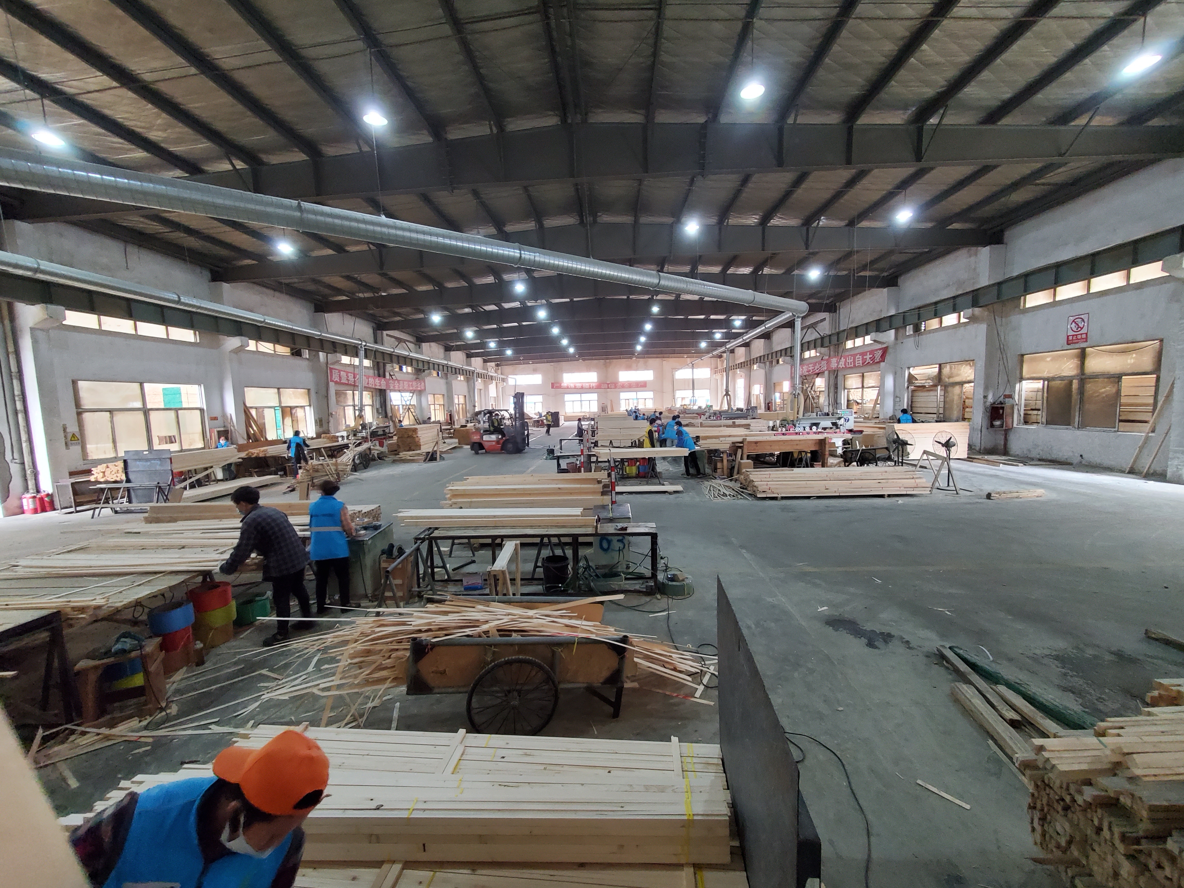 法定代表人吴志福,公司经营范围包括:生产,加工,销售木材;经销原木等.