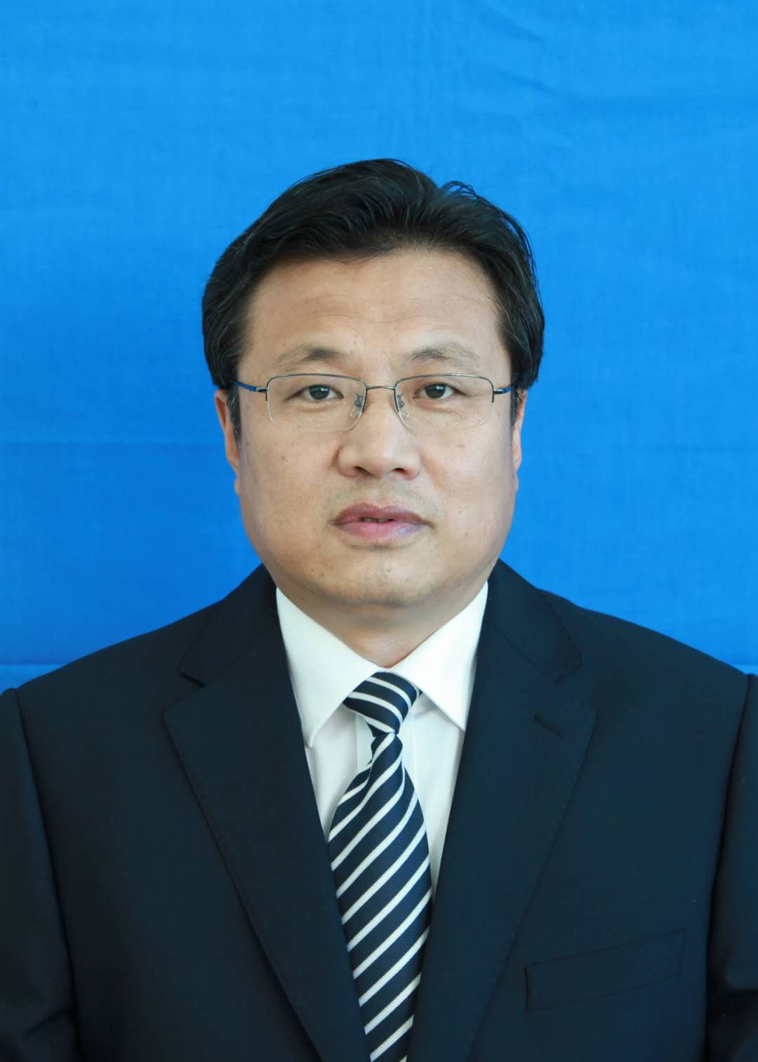  /p> p data-id="u06lsqrswefu">曾任辽宁省葫芦岛市教育局局长. /p>