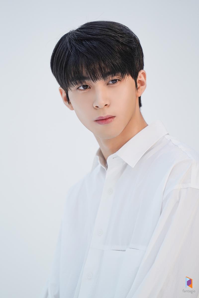  p data-id="gncnhmg6n2">韩基灿,1998年9月6