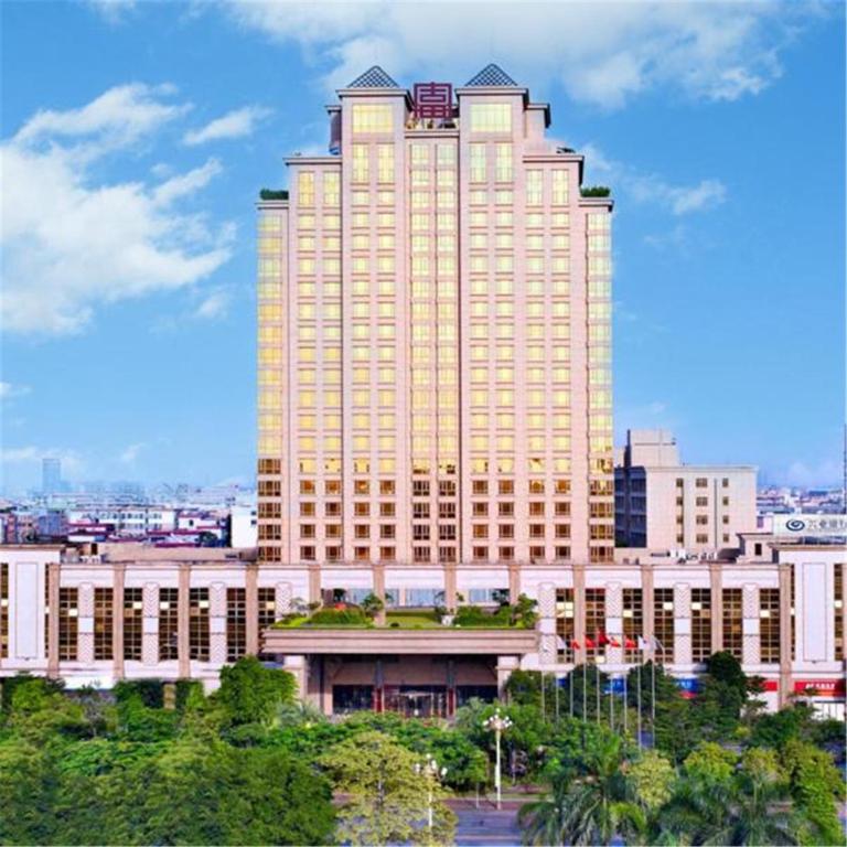  p>东莞石碣富盈酒店位于广东省东莞市石碣镇,是镇上唯一一家按照国际