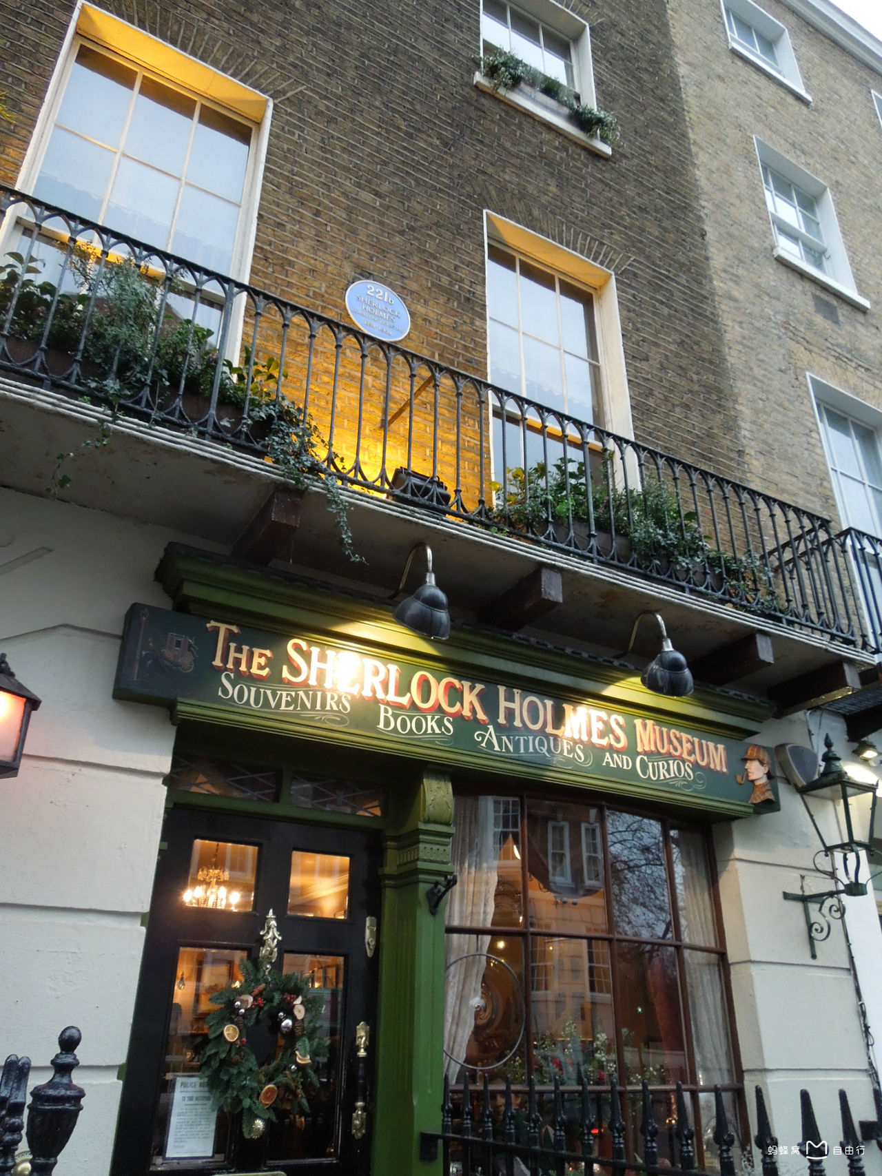  p>贝克街(baker street)是18世纪末由实业投机家爱德华·柏克莱