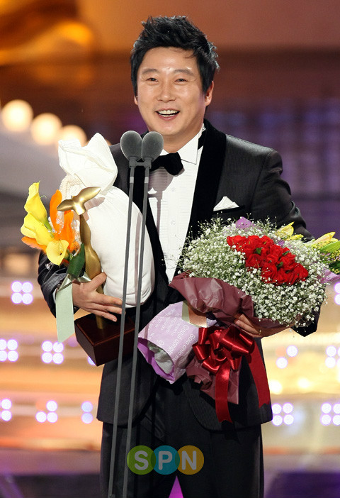  p>李寿根(         ,lee soo-keun),1975年2月10日出生于韩国京畿道