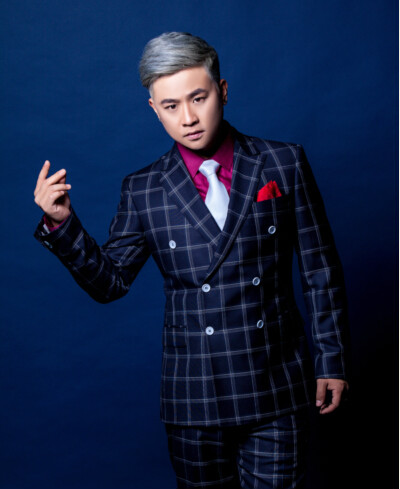  p>贺一航,4月14日出生于河北省 a target="_blank" href="/item/邯郸