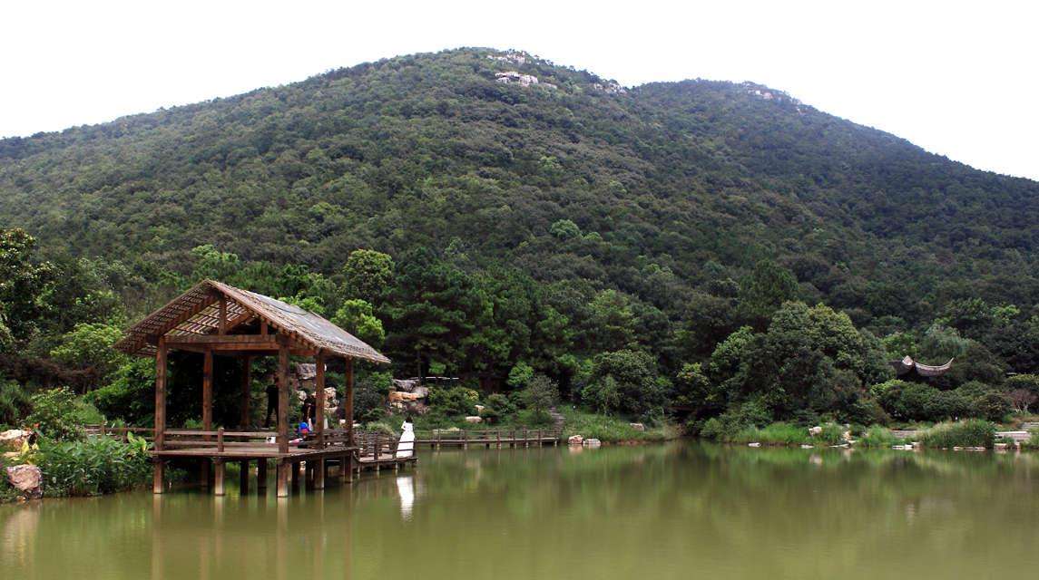 data-lemmaid="5424908">宝岩生态观光园 /a>位于虞山南麓宝岩湾的