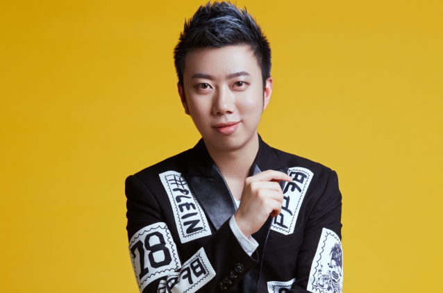  p>刘辰希,1988年4月23日出生于湖北武汉,是位全能音乐唱作才子.