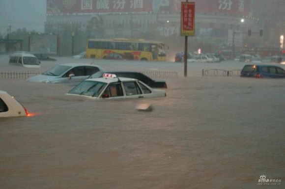  p> a target="_blank" href="/item/7·18济南特大暴雨/19838671"