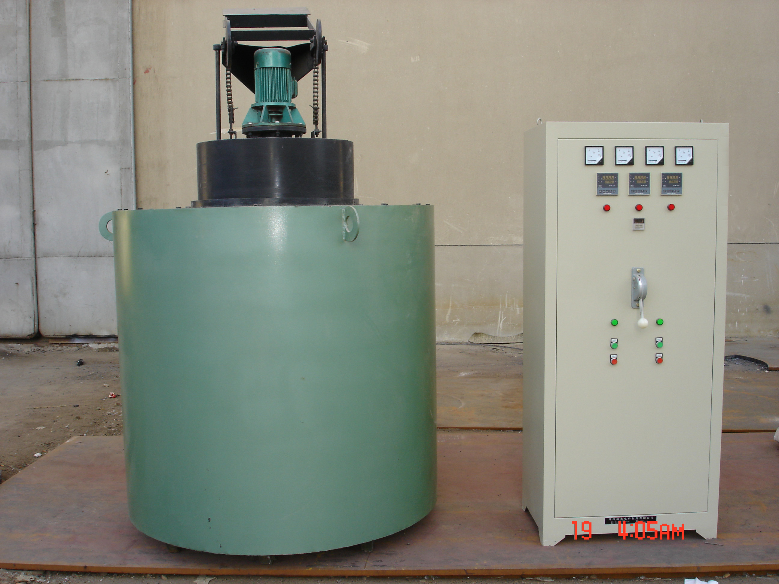  p>调质处理就是指淬火加高温回火的双重热处理方法,其目的是使工件