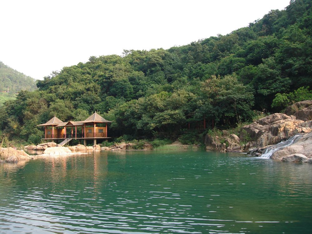  p>龙门县,隶属广东省 a target="_blank" href="/item/惠州市