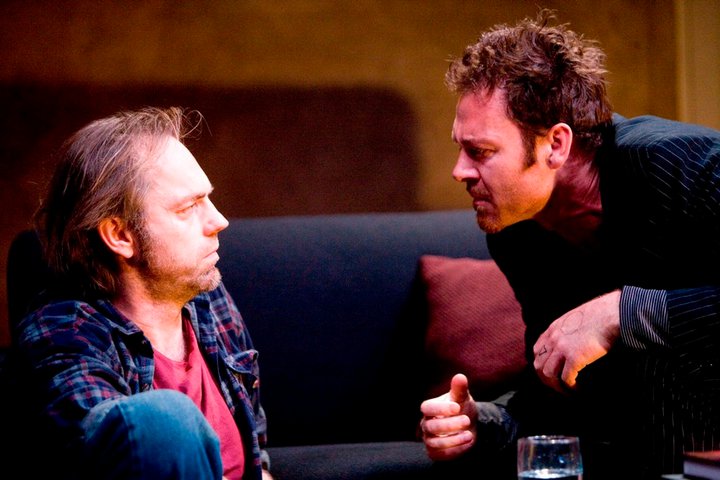  /p> p>1983年,主演个人首部电影《城市边缘》.