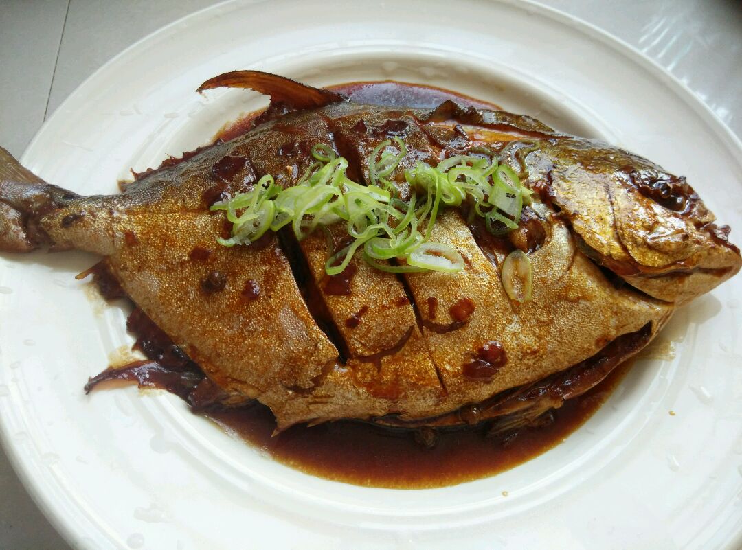 红烧红鲳鱼