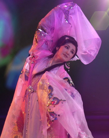  p data-id="go05i1nj8o">王志萍,1966年11月30日生,浙江舟山人,越剧