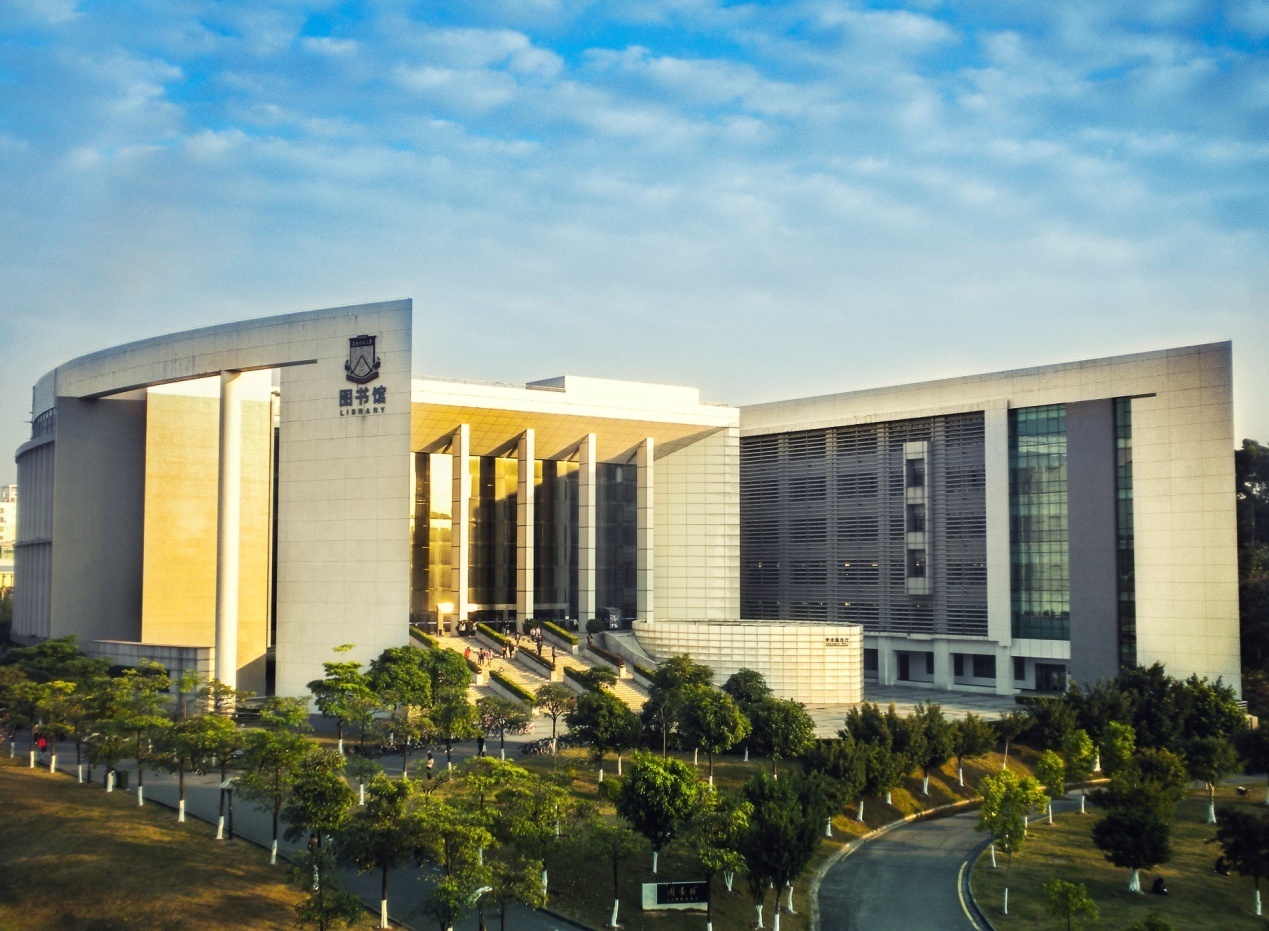  p>华南师范大学法学院是前身为1988年开设的华南师范大学原政法学院