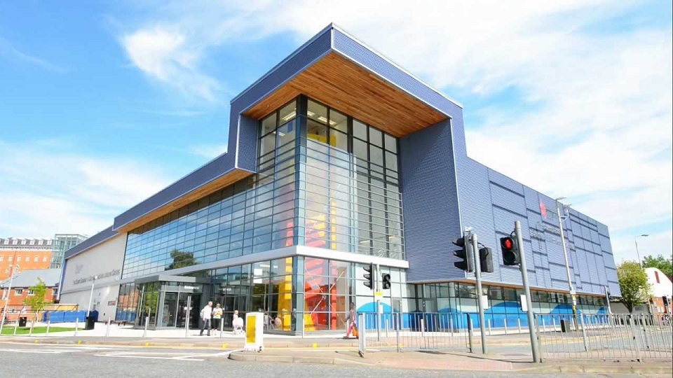  p>德蒙福特大学(de montfort university,简称dmu)坐落在 a target="