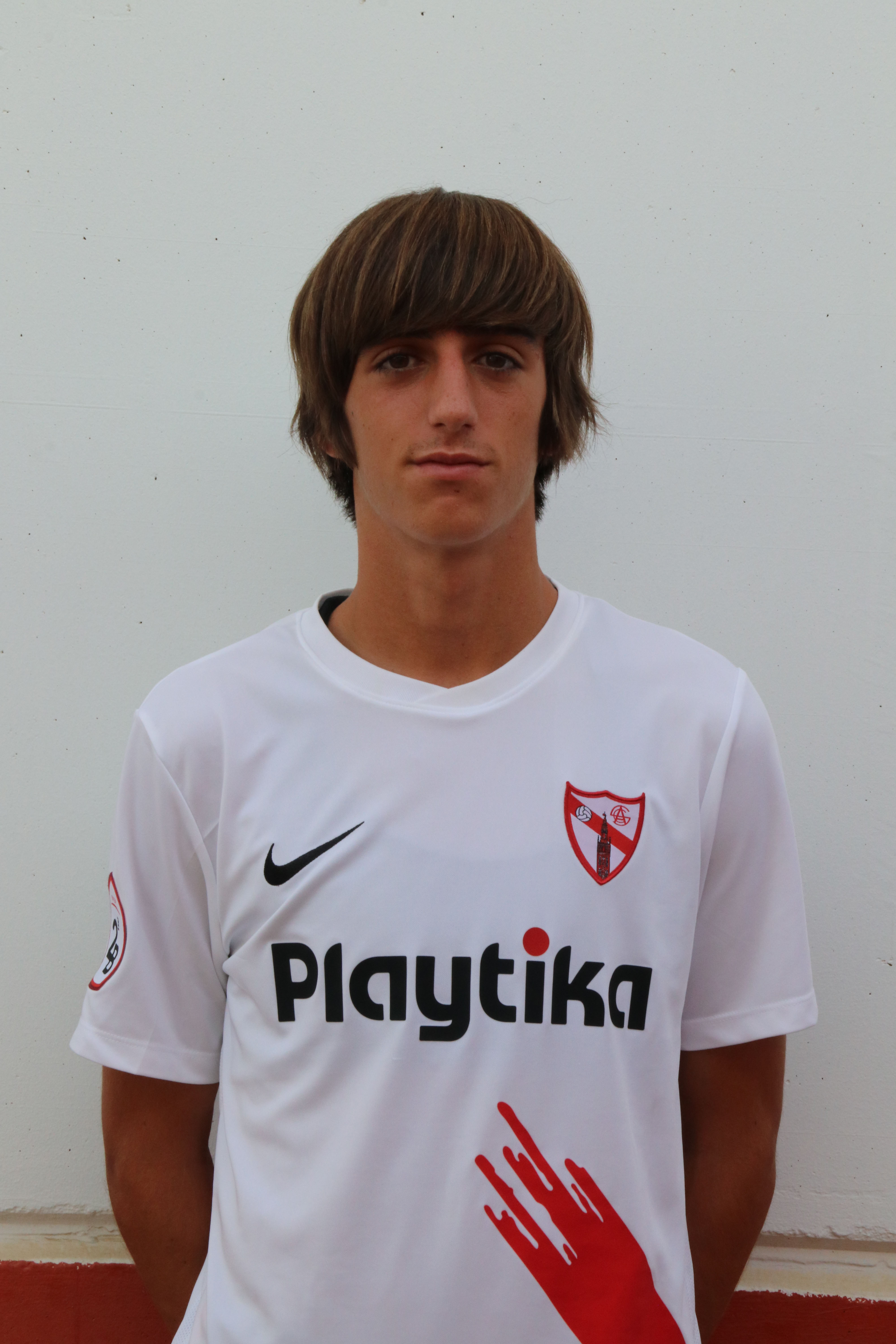  p>布赖恩·希尔,2001年2月11日出生于加迪斯省巴尔瓦特,西班牙职业