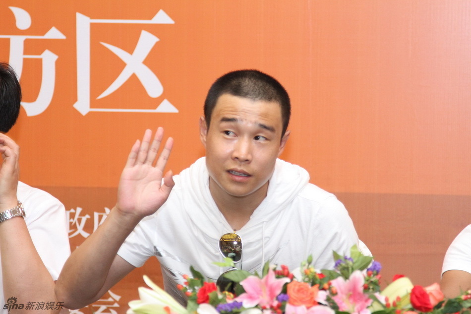  p>小沈阳,原名沈鹤,1981年5月7日生于 a target="_blank" href="