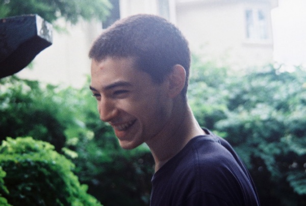  p>埃兹拉·米勒(ezra miller),1992年9月30日出生于美国 a target="