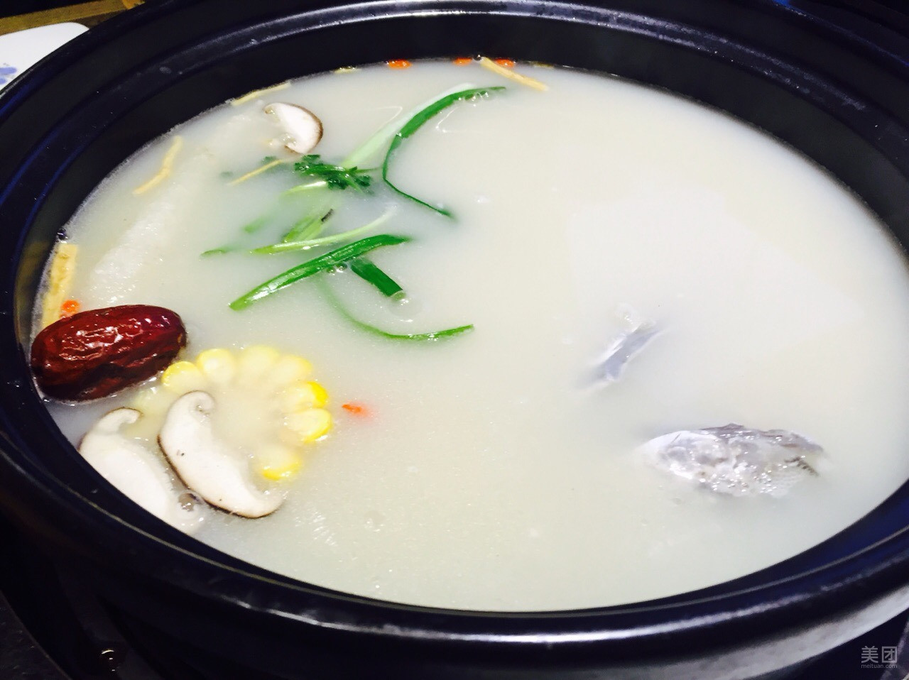 杞子巴戟山斑鱼汤