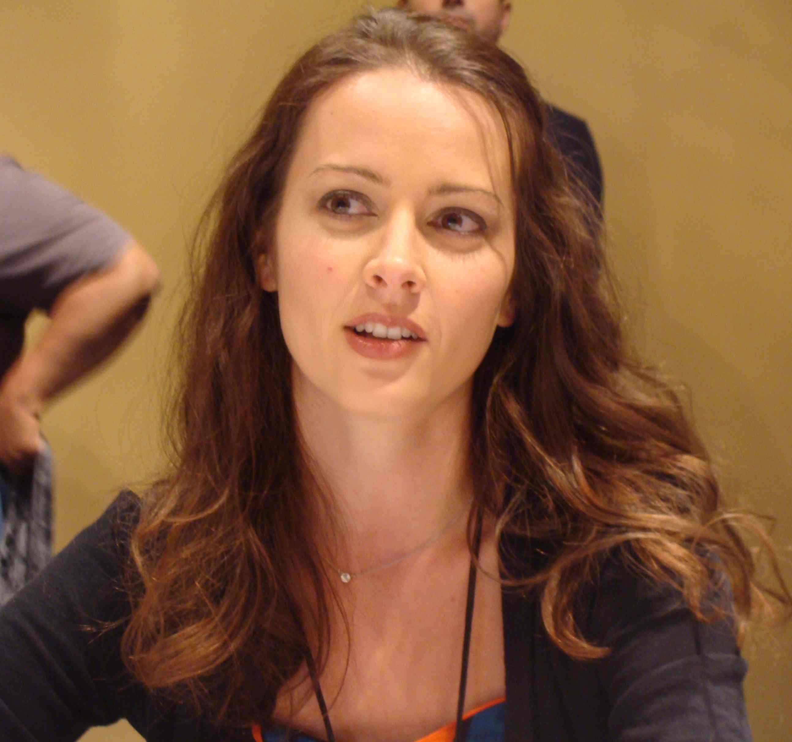  p>艾米·阿克(amy acker),1976年12月5日出生于美国德州达拉斯,美国