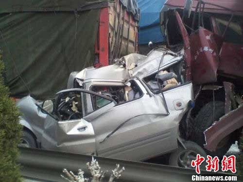 3·17京福高速徐州段车祸