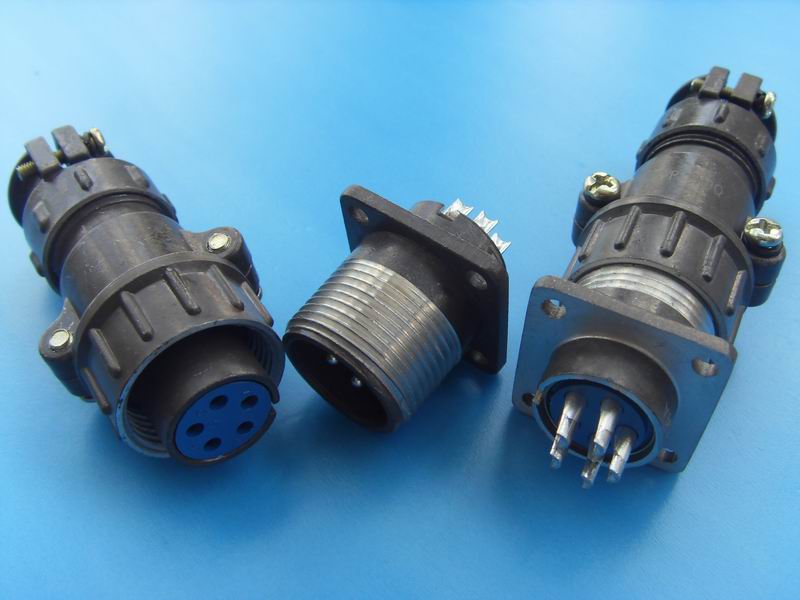  p>航空插头是连接器的一种,源于军工行业,故得名,简称航插.