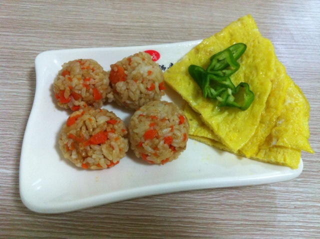 煎蛋小饭团