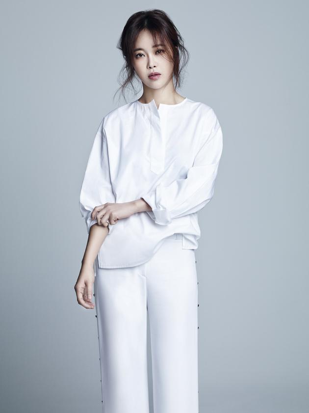 gnso0hrose">白智英,1976年3月25日出生于韩国首尔,韩国女歌手,主持人