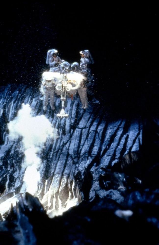  p>《天地大冲撞》 i>(deep impact) /i>是美国派拉蒙电影公司和梦