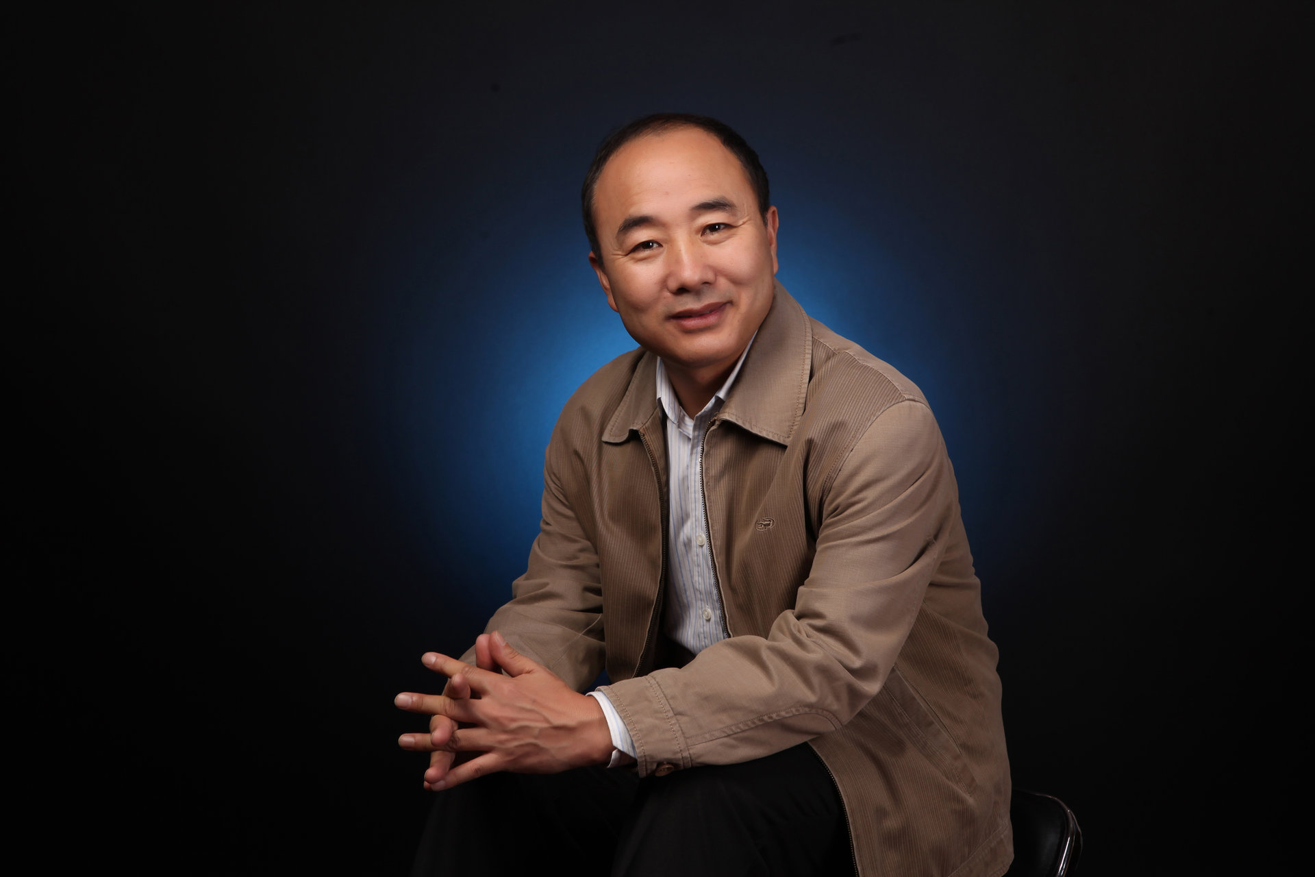 男, a target="_blank" href="/item/达斡尔族/130849" data-lemmaid=