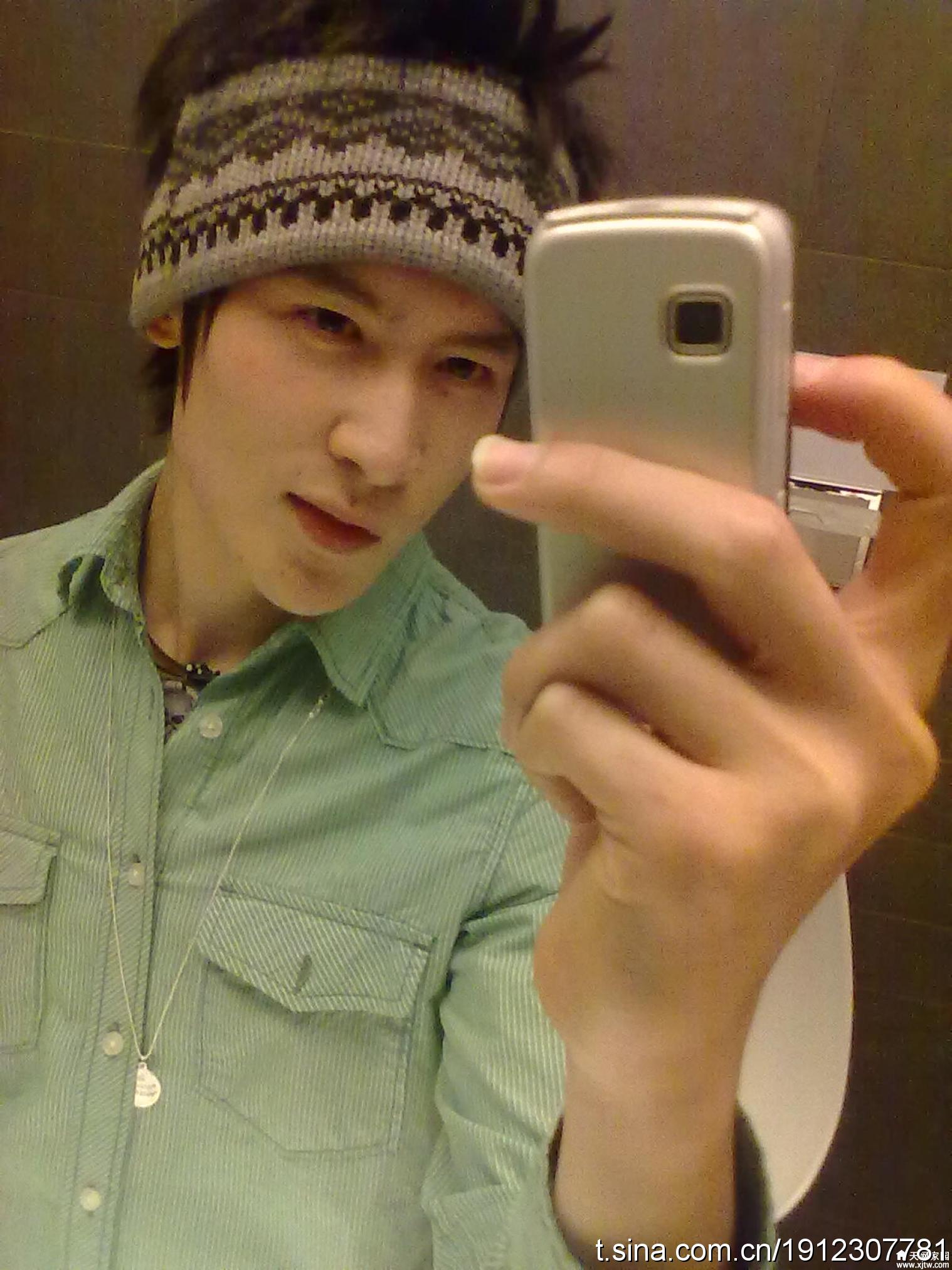 跳组合,由 a target="_blank" href="/item/居来提·库提来/7045478"