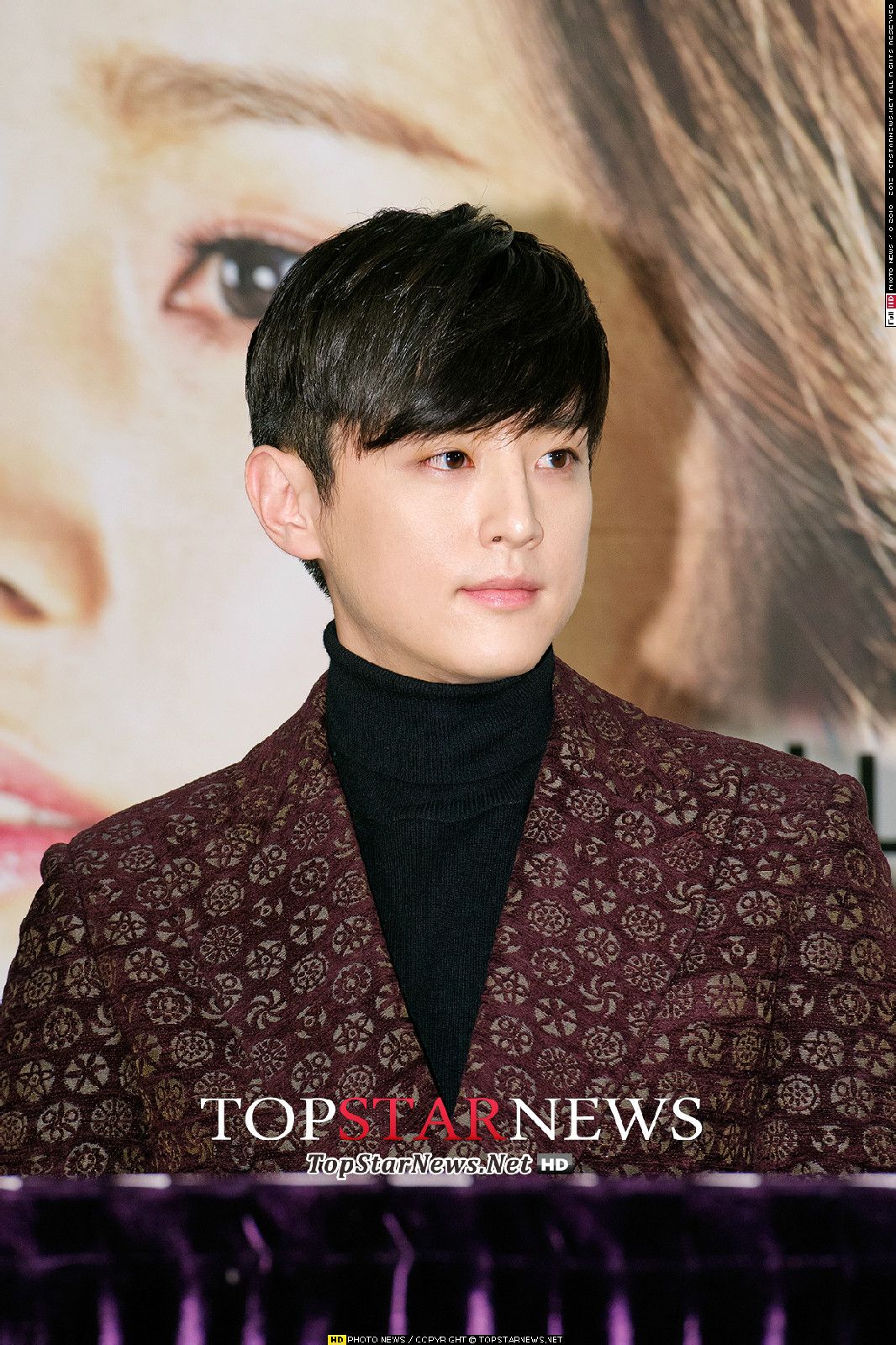 本名权世仁,2012年转入经纪公司saram entertainment时将名字改为权律