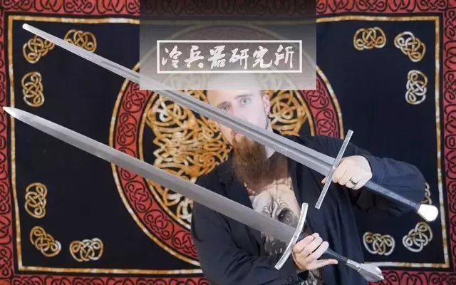 手半剑为何能成为欧洲骑士手中的万金油，它到底如何破板甲的？_百科TA说