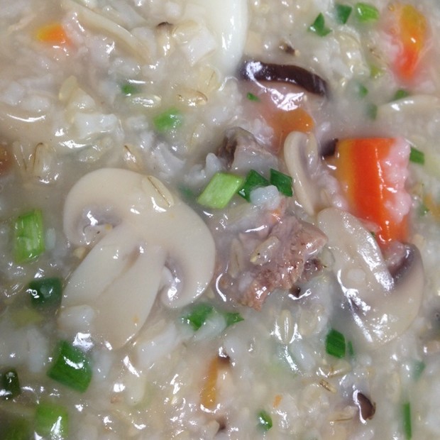 山药香菇鸡丝粥