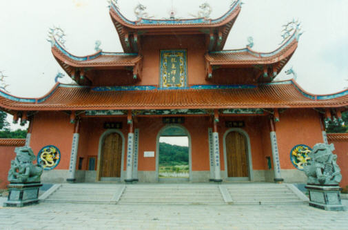  p data-id="go153u2eie">龙泉寺位于福建省长乐市鹤上镇,历经多次