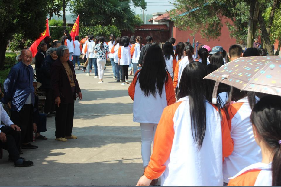 坐落在荆州市公安县 a target="_blank" href="/item/藕池镇/8144974"