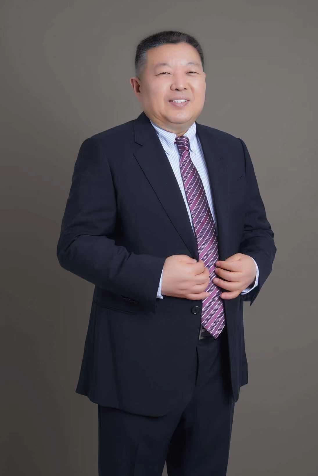 吕松涛,男,上海绿谷制药有限公司董事长