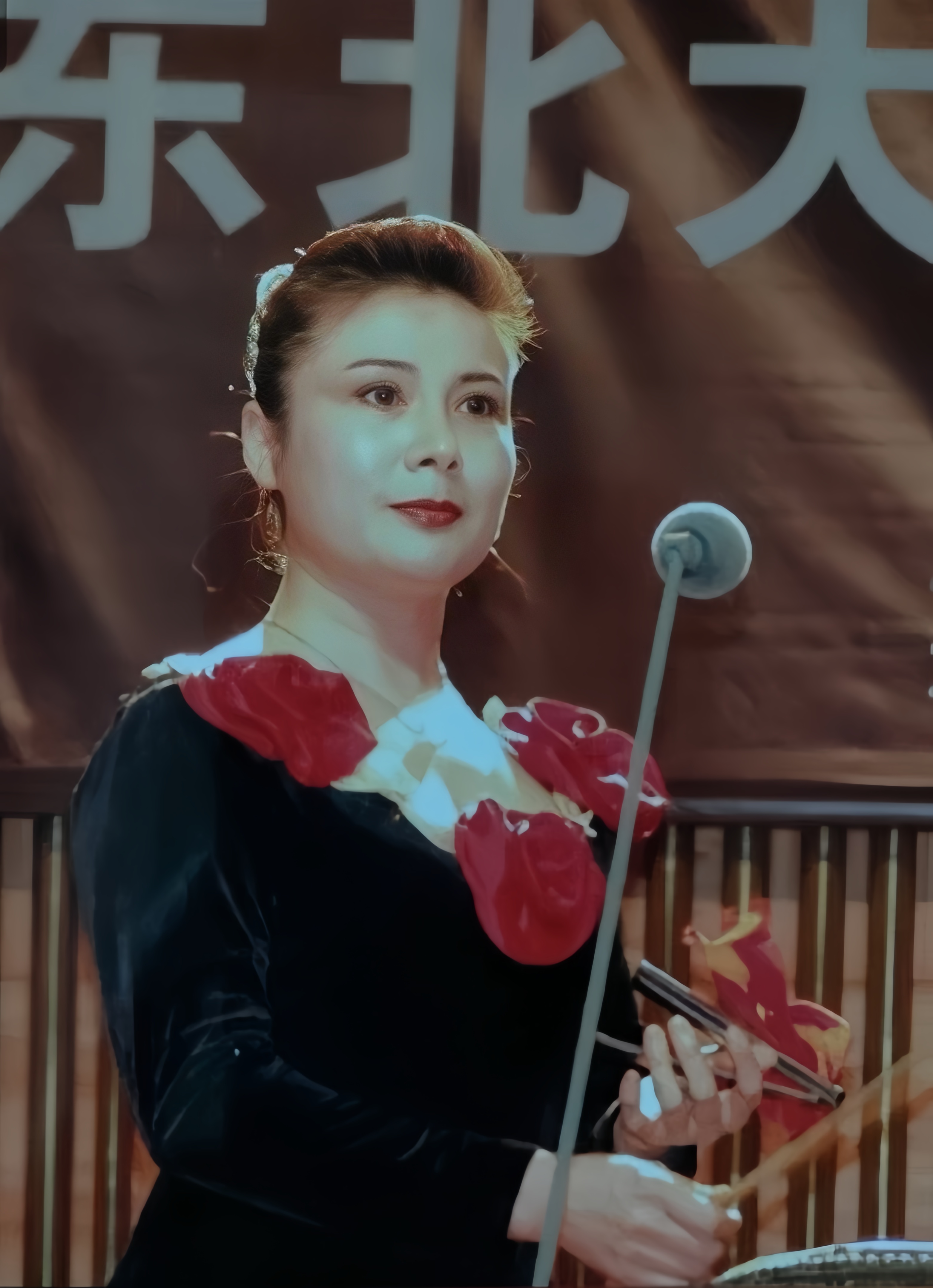 张艳英