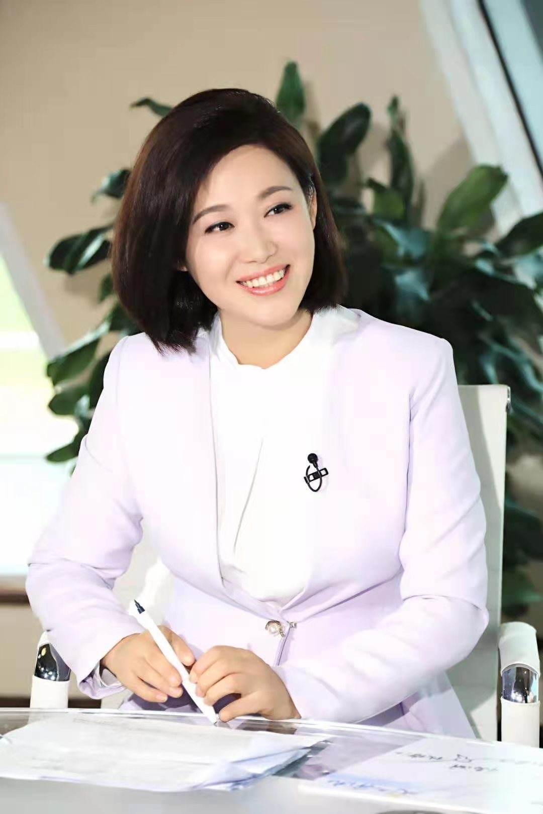  p>郑丽,1974年11月5日出生于黑龙江省齐齐哈尔市克东县,毕业于