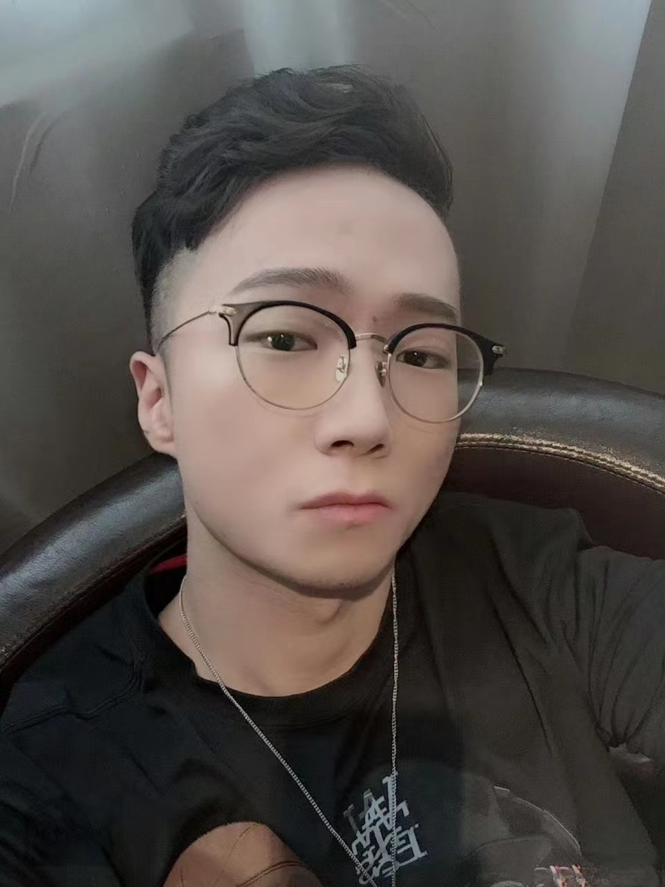 秦且歌