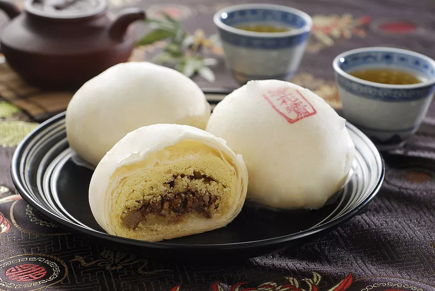 月饼,是北京特色 a target="_blank" href="/item/京式糕点/9975370"