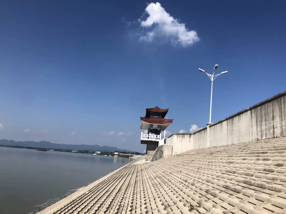 pda">鸭河口水库位于 a target="_blank" href="/item/南阳市/302357"