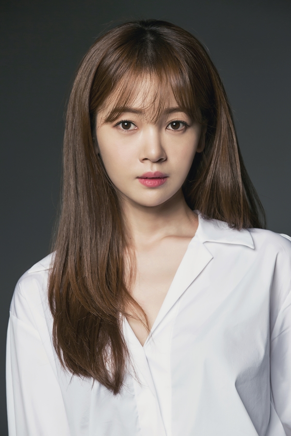  p>金甫美,1987年5月15日出生于韩国京畿道水原市,韩国影视女演员.