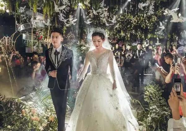  p data-id="go14moj1sk">快手小伊伊,1998年