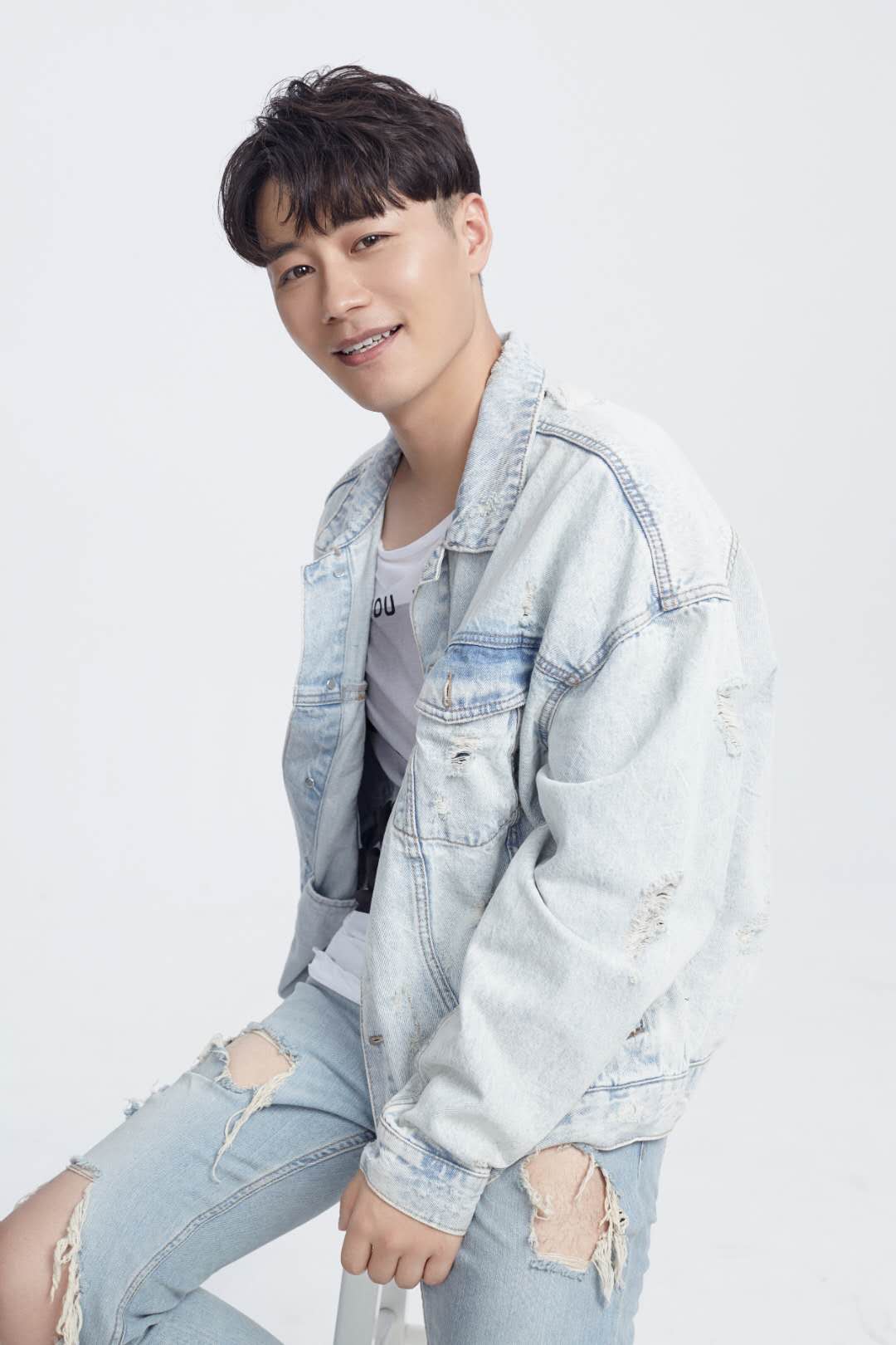  p data-id="gnx2tknsfj">顾问,中国内地影视男演员.