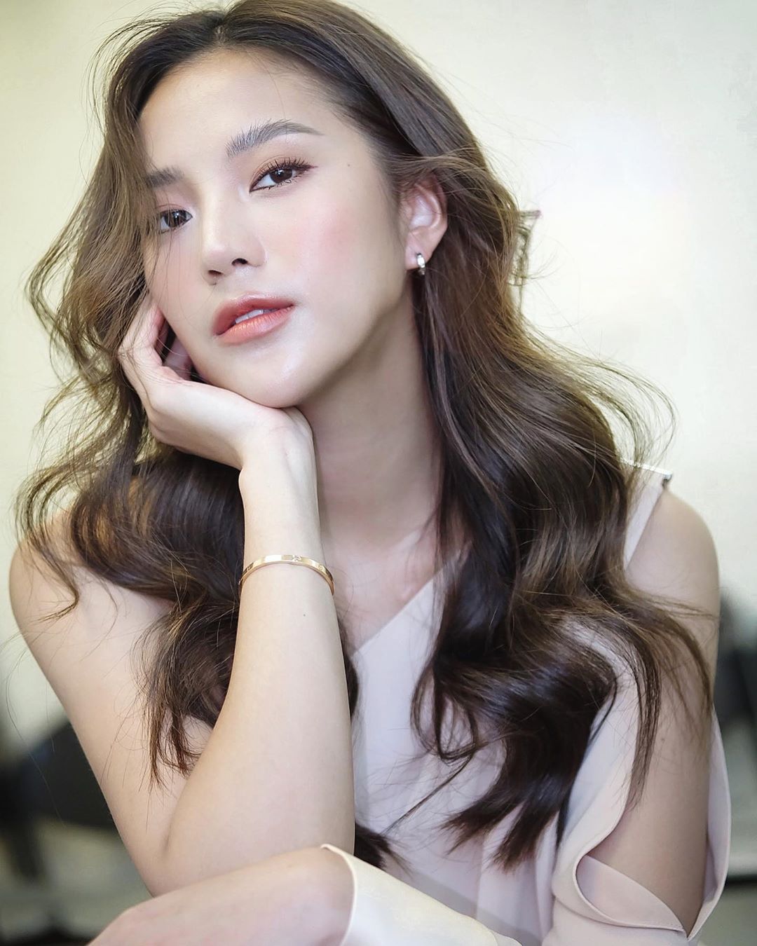  p>妮莎春·唐苏努恩(may / mae),1993年5月9日出生于泰国乌隆他尼府