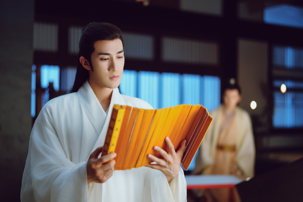 tsu">无忧,电视剧《 a target="_blank" href="/item/白发/23406157"