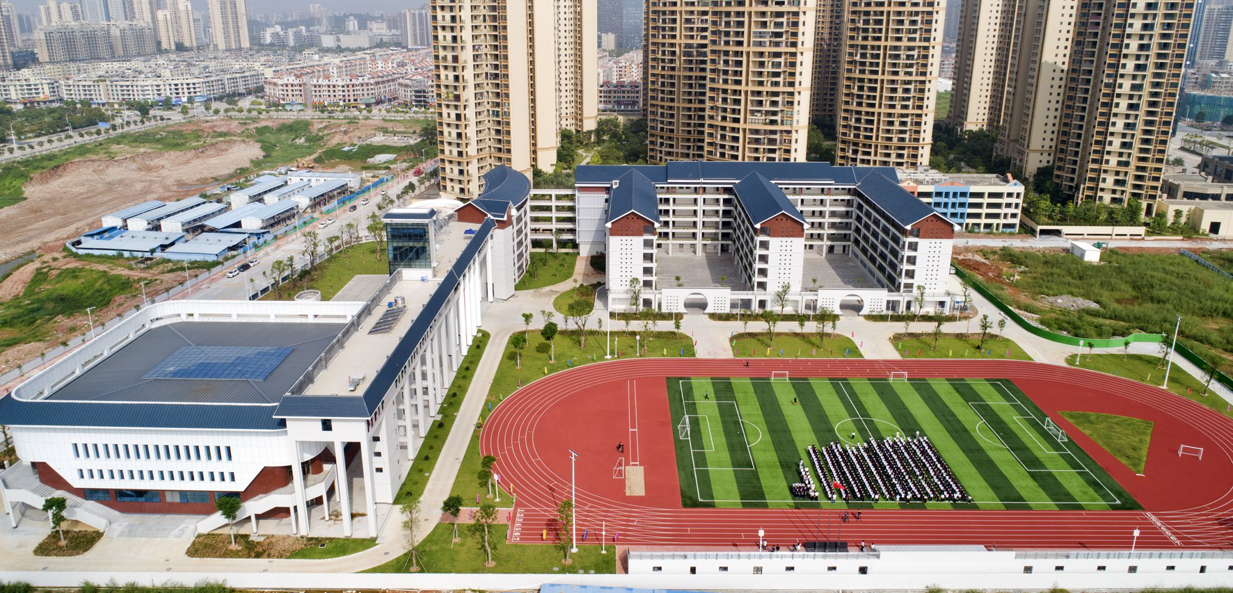  p>深圳中学河源实验学校,简称深河中学,是 a target="_blank" href="