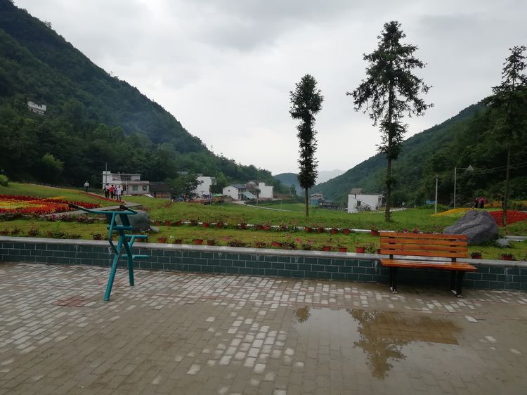  p>骡坪镇,隶属于重庆市巫山县,地处 a target="_blank" href="/item
