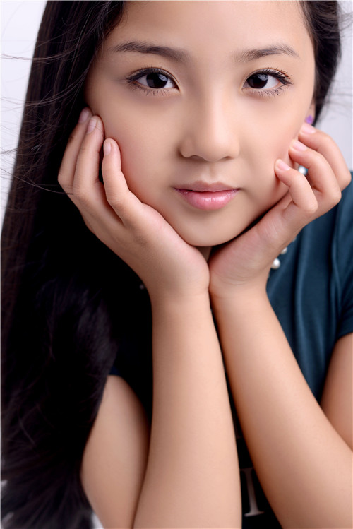  p data-id="gnx807xk7n">蔡芷瑜,2005年11月23日出生于浙江温州,中国