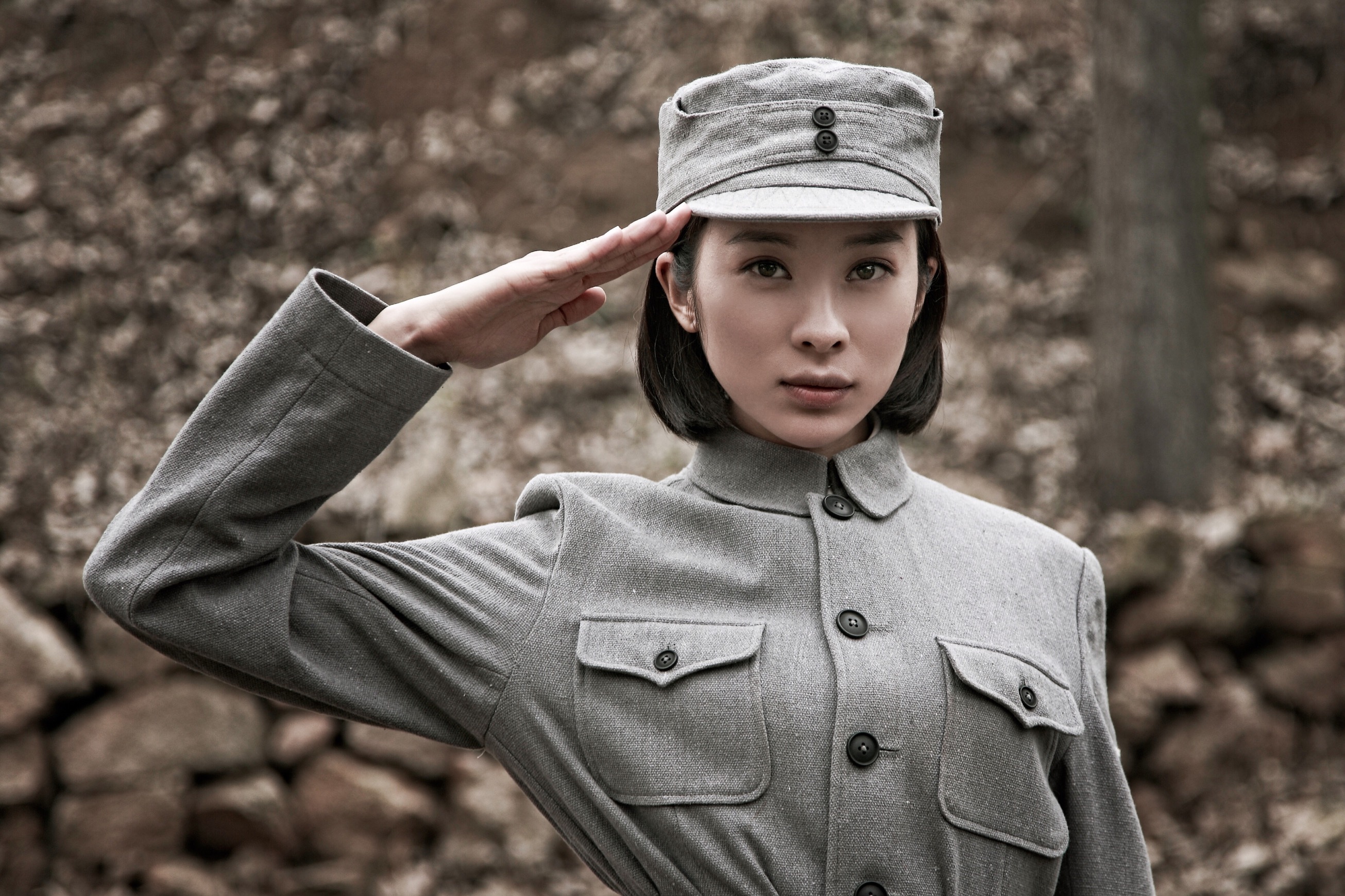 1990年6月12日出生于北京市,毕业于北京体育大学,中国内地女演员